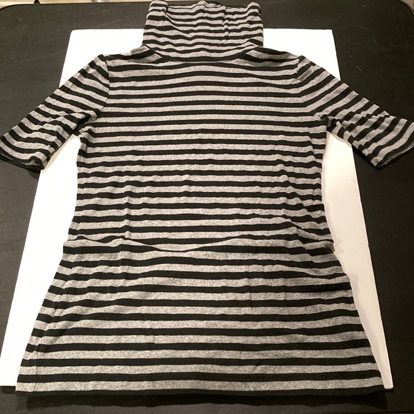 Mossimo short sleeve turtleneck - Picture 1 of 4